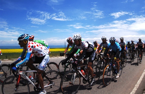 圖文:環青海湖國際公路自行車賽 比賽開始